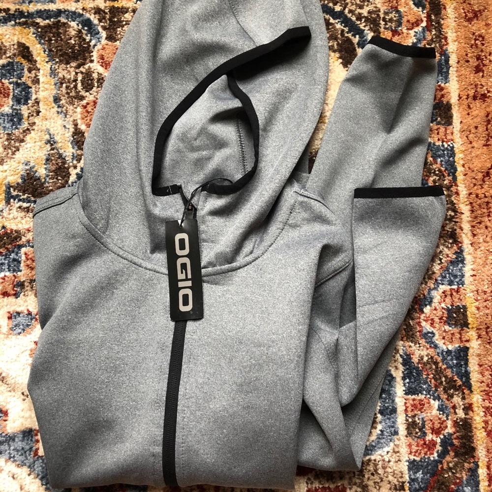 OGIO zip up